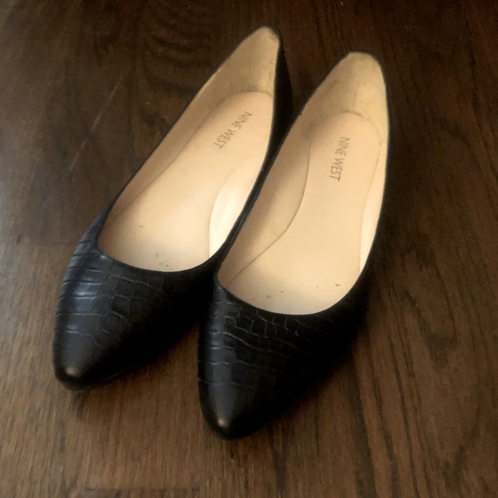 Nine West Snakeskin Black Flats